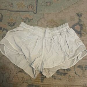 White low-rise 2.5 hottie hot shorts